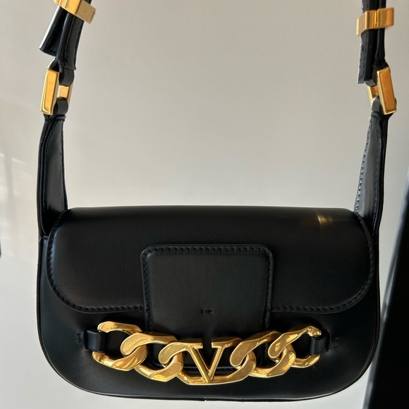 Valentino Small VLogo Chain Shoulder Bag Excellent Condition, Adjustable Straps! - Picture 3 of 13
